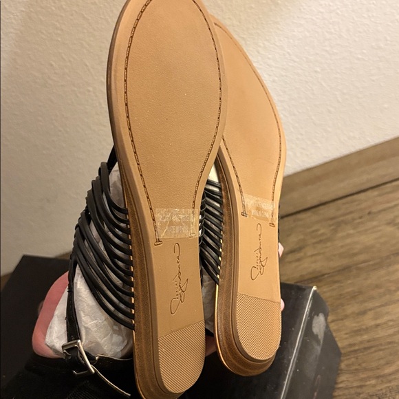 NIB [Report Signature] Ariell Woven Strappy Thong Flat Sandals Black Women’s 6 - Picture 8 of 9